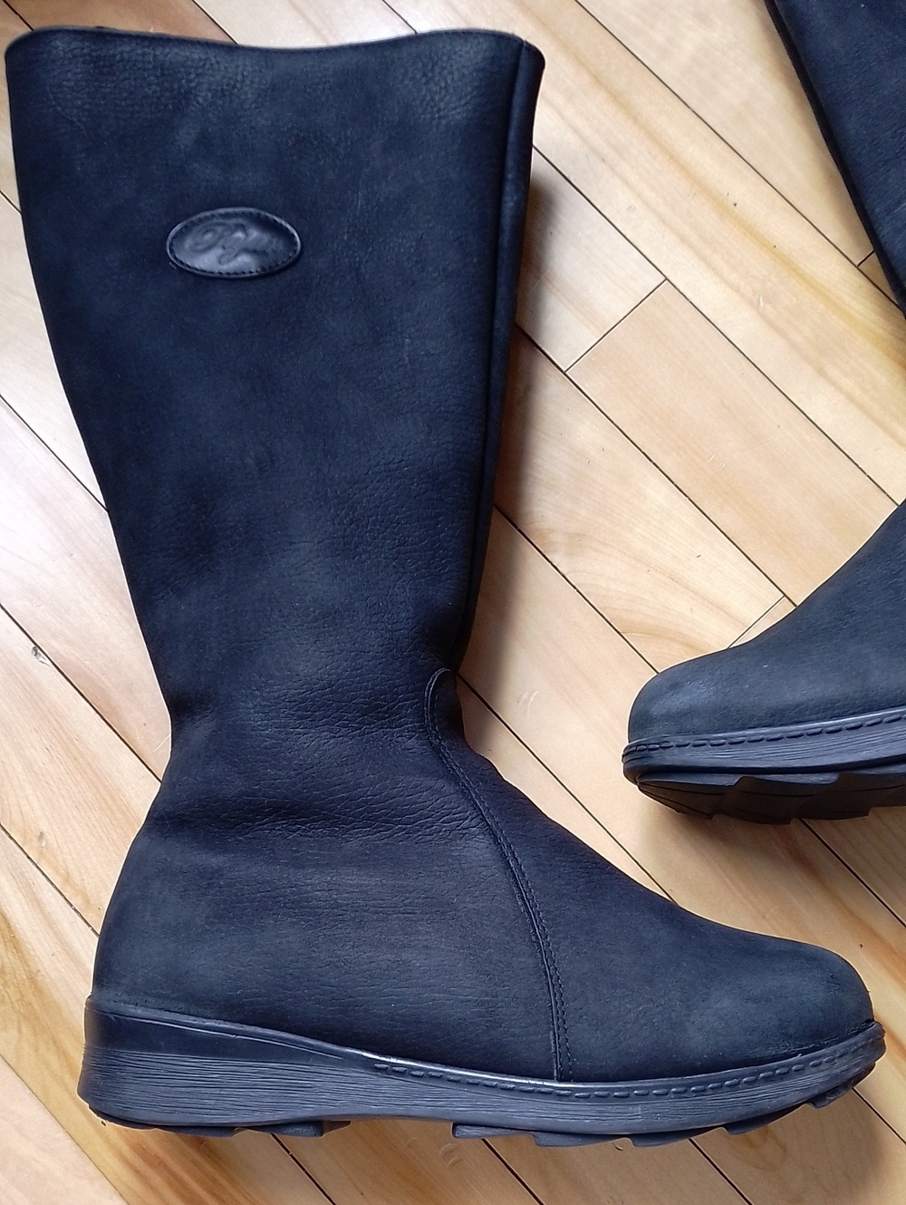Pajar Genuine Leather Shearling Winter Boots - Picture 2 of 8